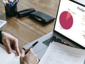 knowcrunch-elearning-complete-digital-marketing-strategy-budget.jpg