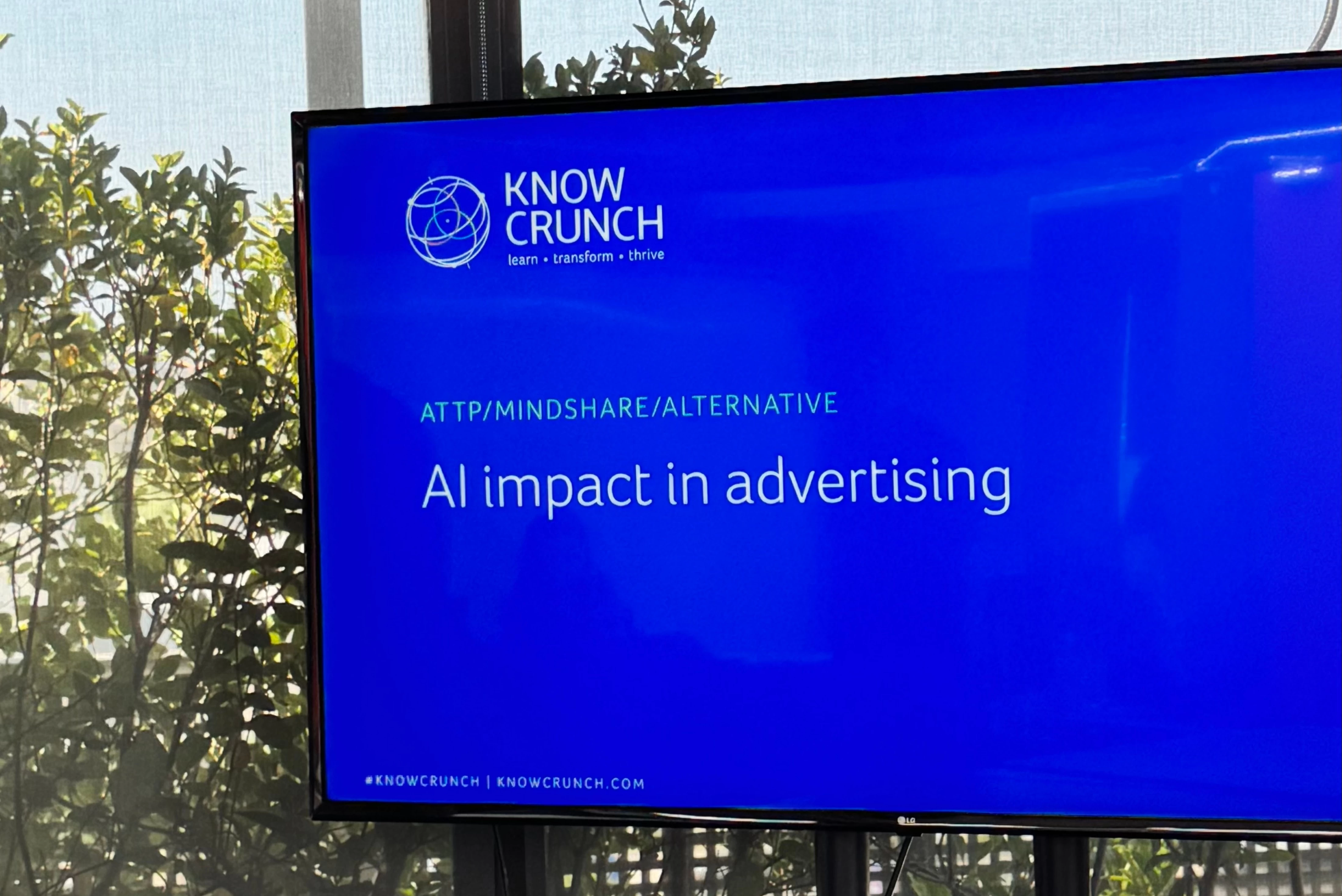 A blue screen that shows a welcome message of Knowcrunch.